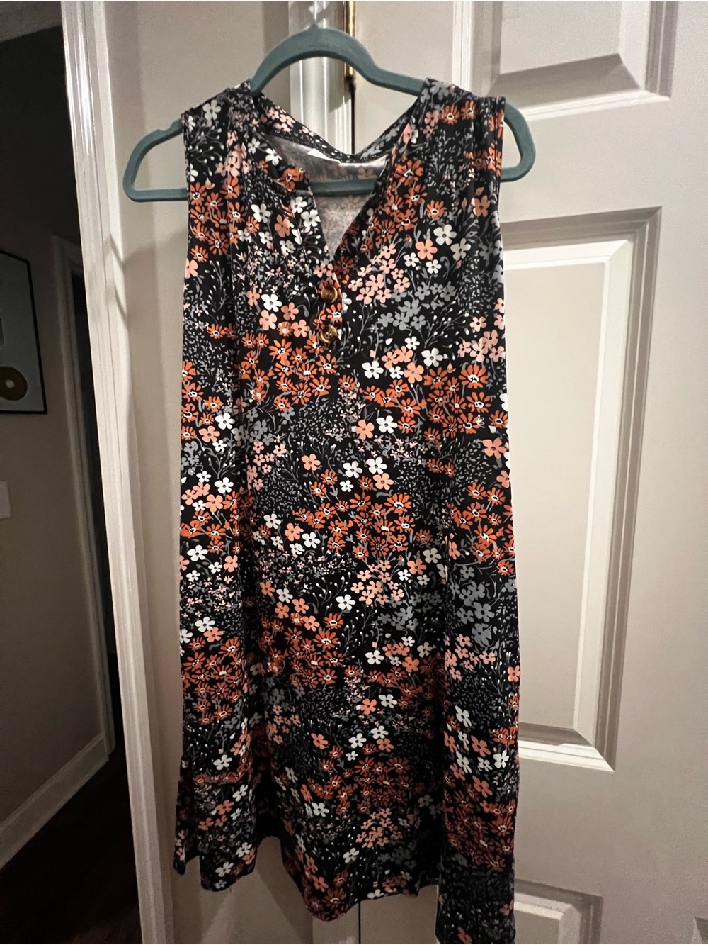 Sleeveless Floral Shift Dress in Black, Coral & White